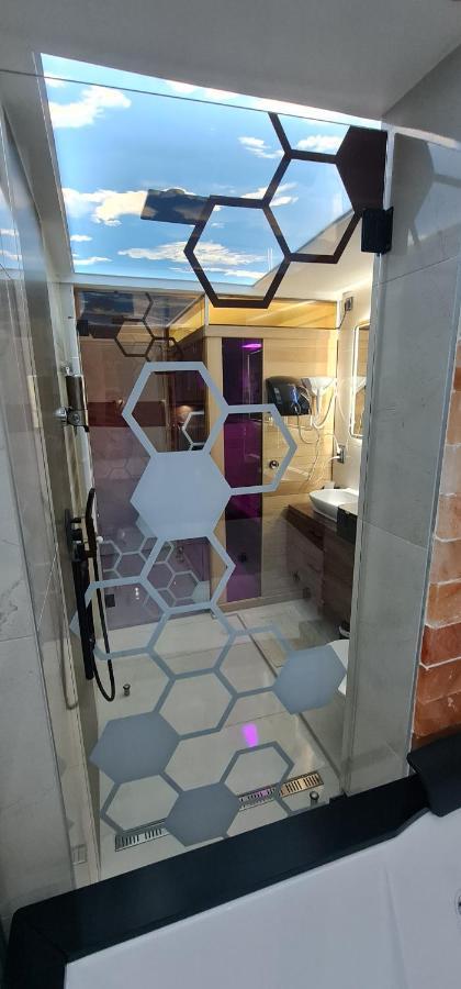 Design Apartment Platinium Spa Lux 5 Star "Havana" Completely Private Wellness & Spa Free Included Sauna & Jacuzzi & Salt Wall & Fire Place & 3D Ceilings & Business Wifi & Netflix & Keyless Code Entry & Full Smart App & Secure 2 Parking Place Ćuprija エクステリア 写真