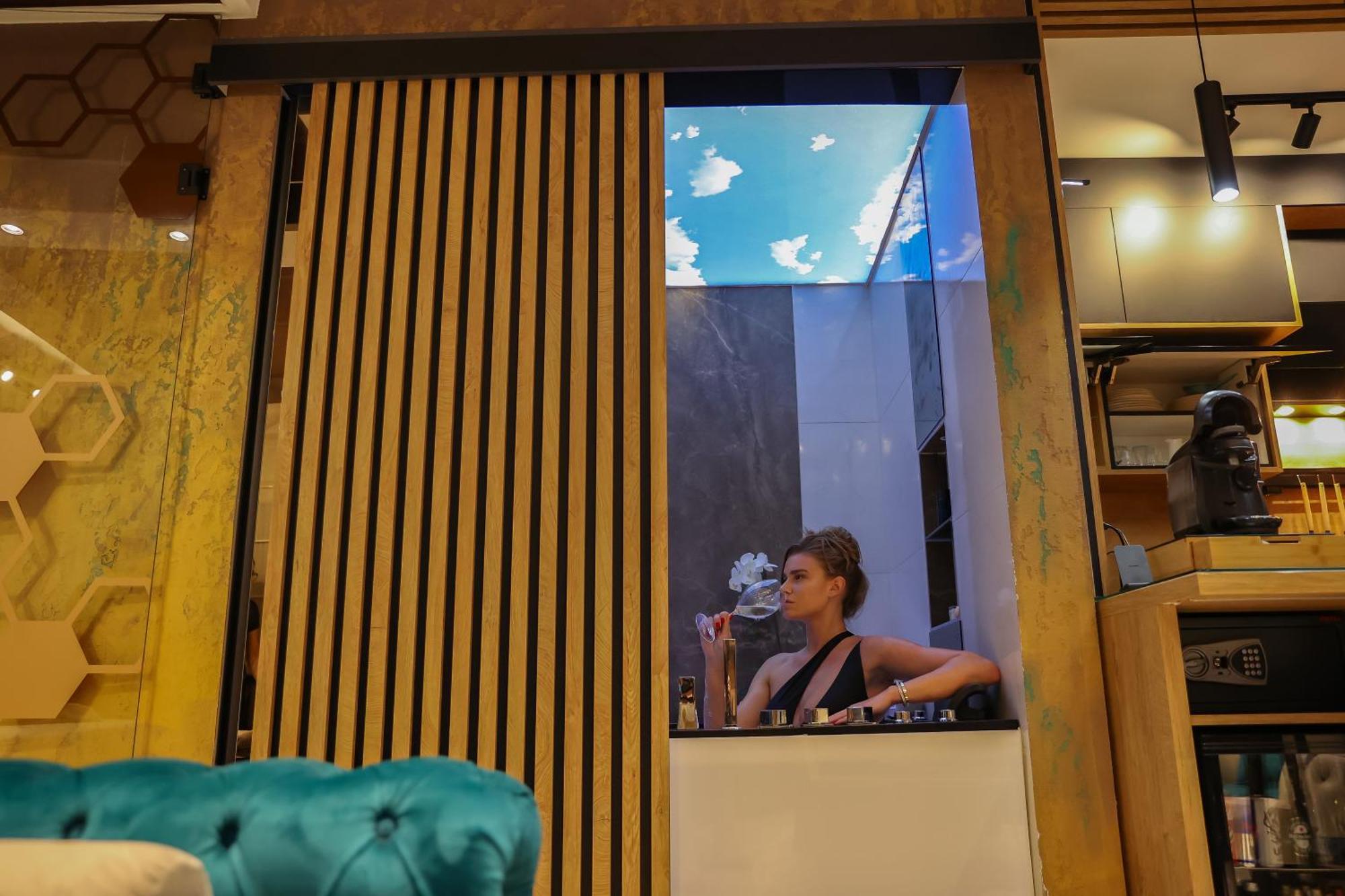 Design Apartment Platinium Spa Lux 5 Star "Havana" Completely Private Wellness & Spa Free Included Sauna & Jacuzzi & Salt Wall & Fire Place & 3D Ceilings & Business Wifi & Netflix & Keyless Code Entry & Full Smart App & Secure 2 Parking Place Ćuprija エクステリア 写真